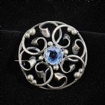 1674 7343 BROOCH